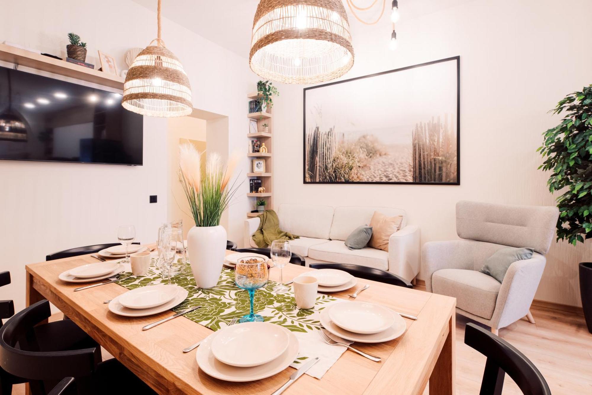 Harmony Apartment/9 Guests/ 4 Bedroom / Old Town Riga