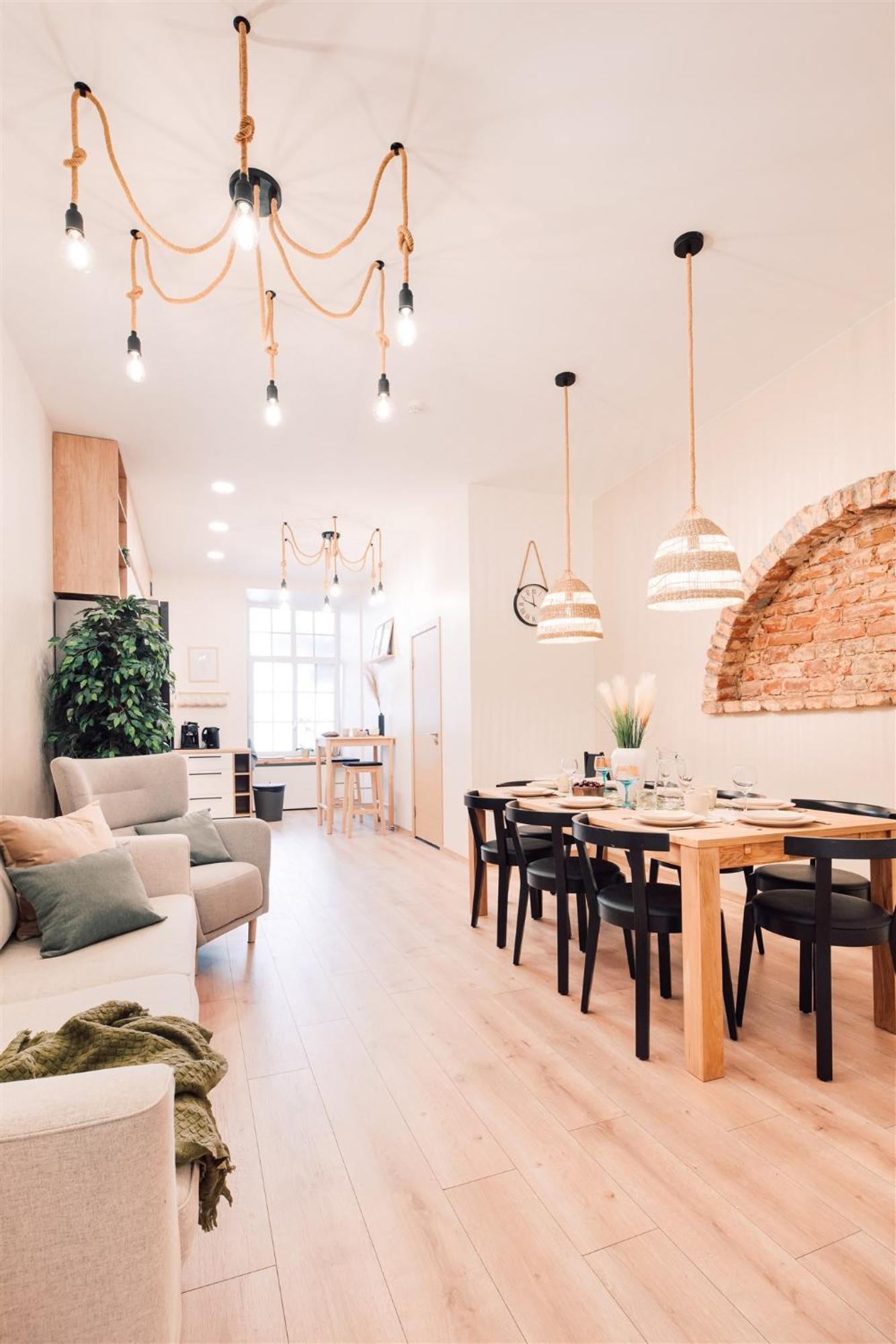 Harmony Apartment/9 Guests/ 4 Bedroom / Old Town *