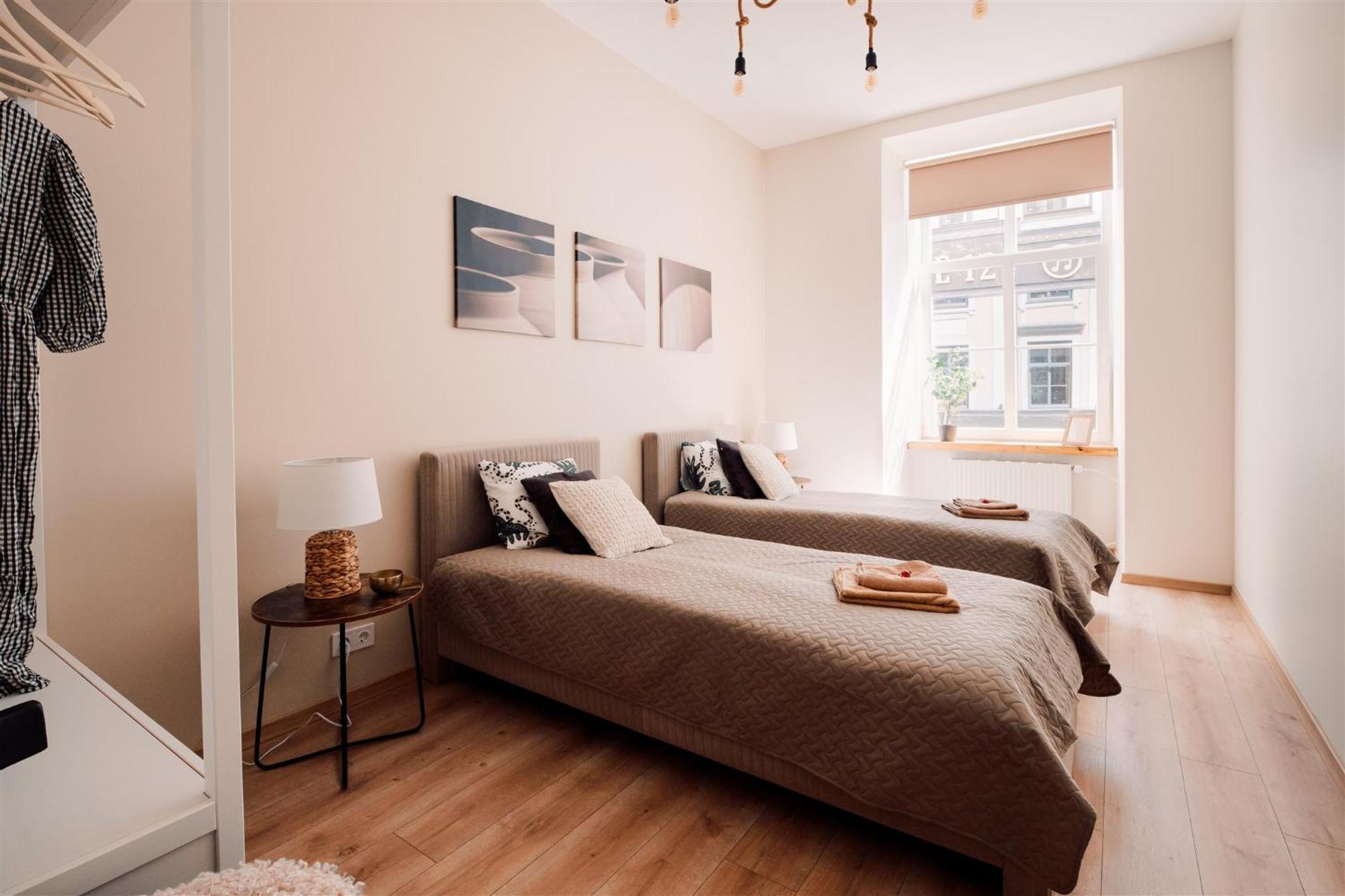 Harmony Apartment/9 Guests/ 4 Bedroom / Old Town Apartment Riga