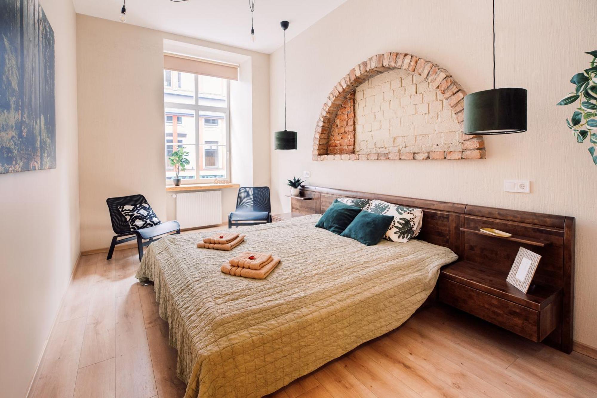 Harmony Apartment/9 Guests/ 4 Bedroom / Old Town Riga