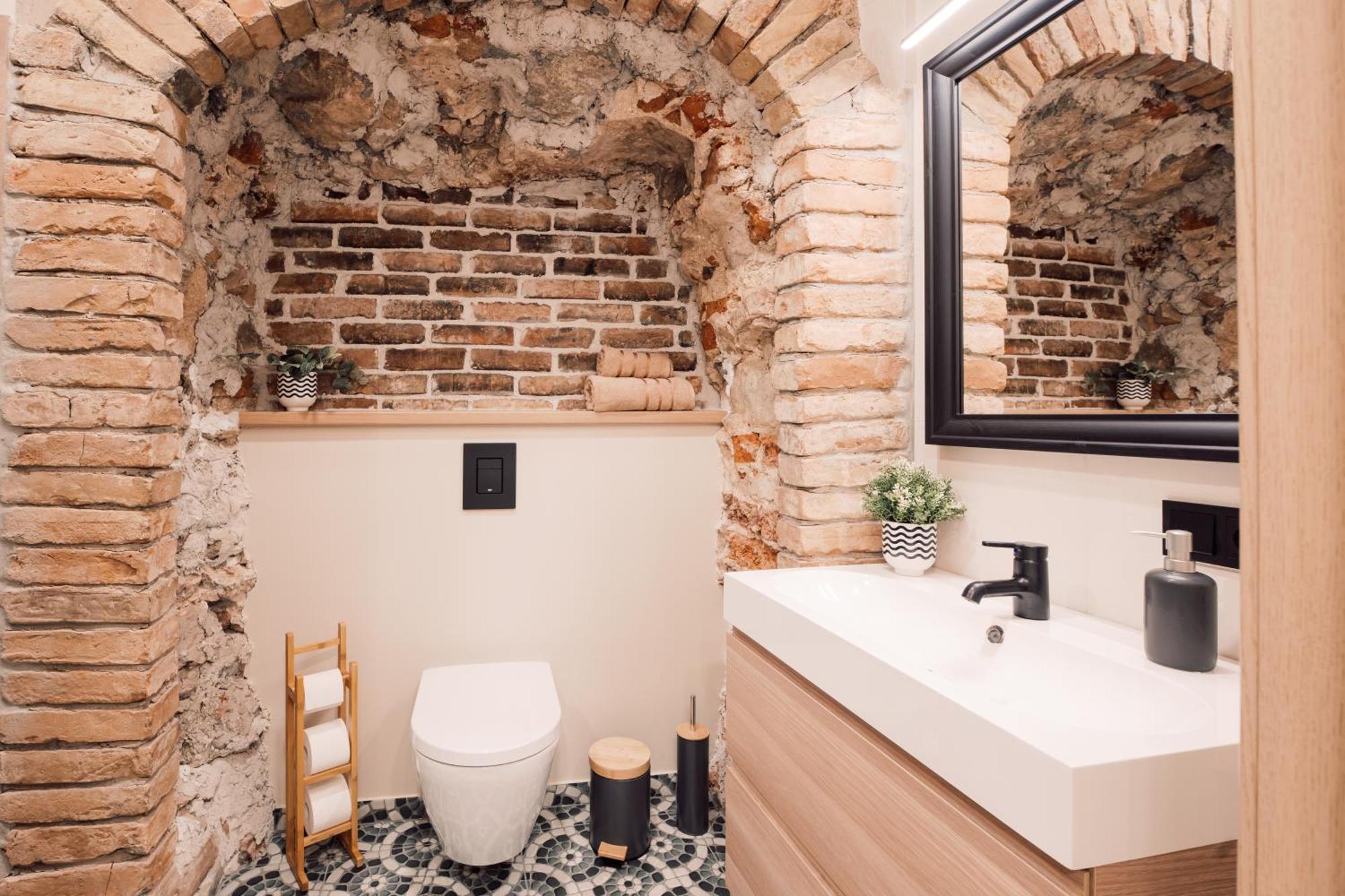 Harmony Apartment/9 Guests/ 4 Bedroom / Old Town * Riga