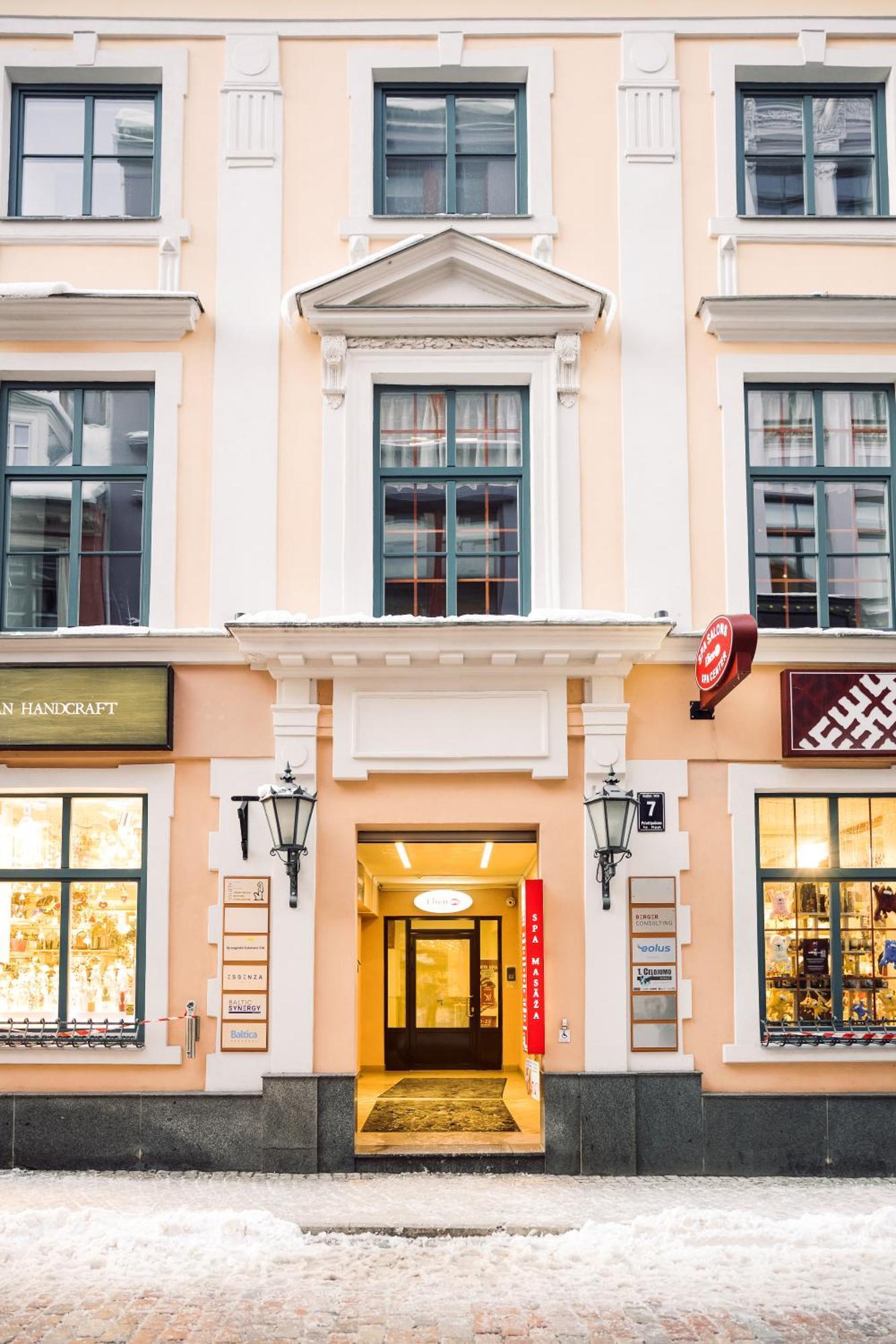 Harmony Apartment/9 Guests/ 4 Bedroom / Old Town Riga